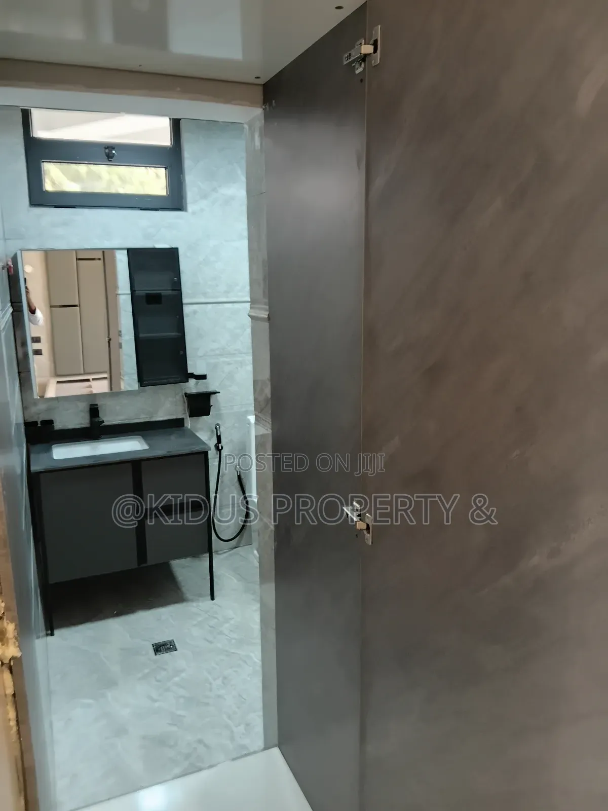 3bdrm Apartment in Lafto Mall (Adot), Lideta for rent