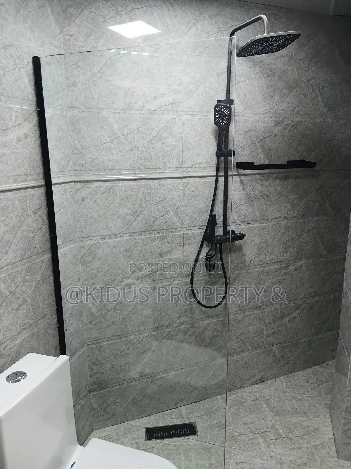 3bdrm Apartment in Lafto Mall (Adot), Lideta for rent