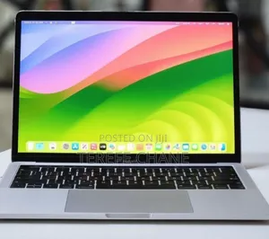 New Laptop Apple MacBook Pro 2018 8GB Intel Core i5 SSD 256GB