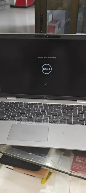 New Laptop Dell Latitude 5540 8GB Intel Core i7 SSD 256GB
