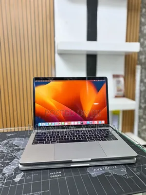 New Laptop Apple MacBook Pro 2017 8GB Intel Core i5 SSD 128GB