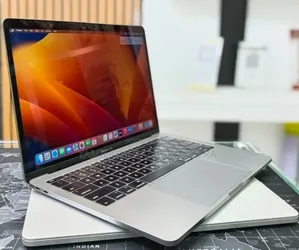 New Laptop Apple MacBook Pro 2017 8GB Intel Core i5 SSD 128GB