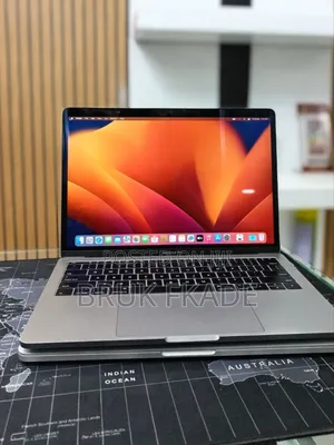 New Laptop Apple MacBook Pro 2017 8GB Intel Core i5 SSD 128GB