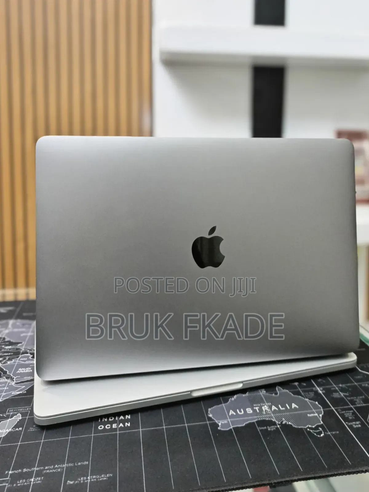 New Laptop Apple MacBook Pro 2017 8GB Intel Core i5 SSD 128GB