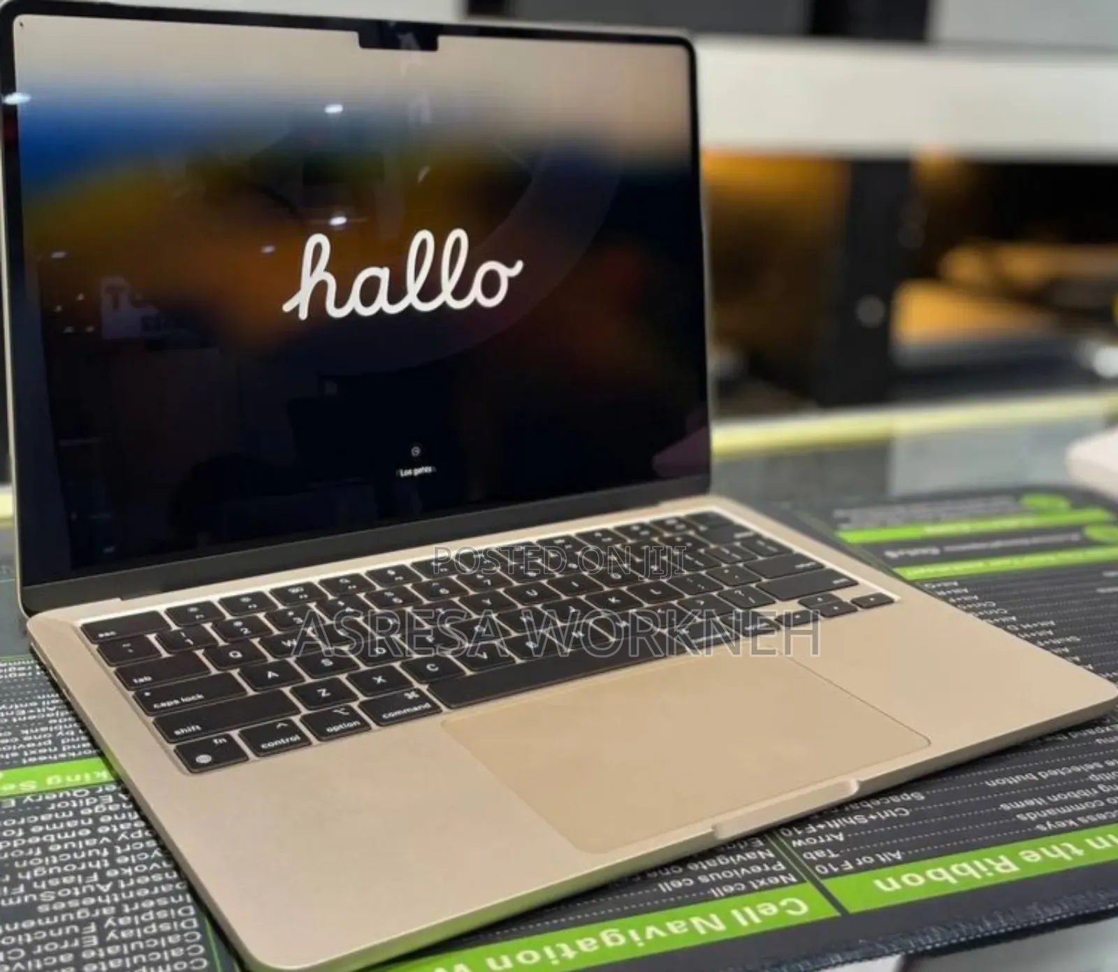 New Laptop Apple MacBook Air 2024 M3 13-inch 8GB SSD 256GB