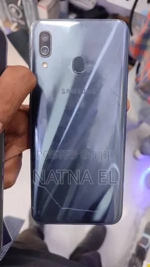 Samsung Galaxy A30 64 GB Blue