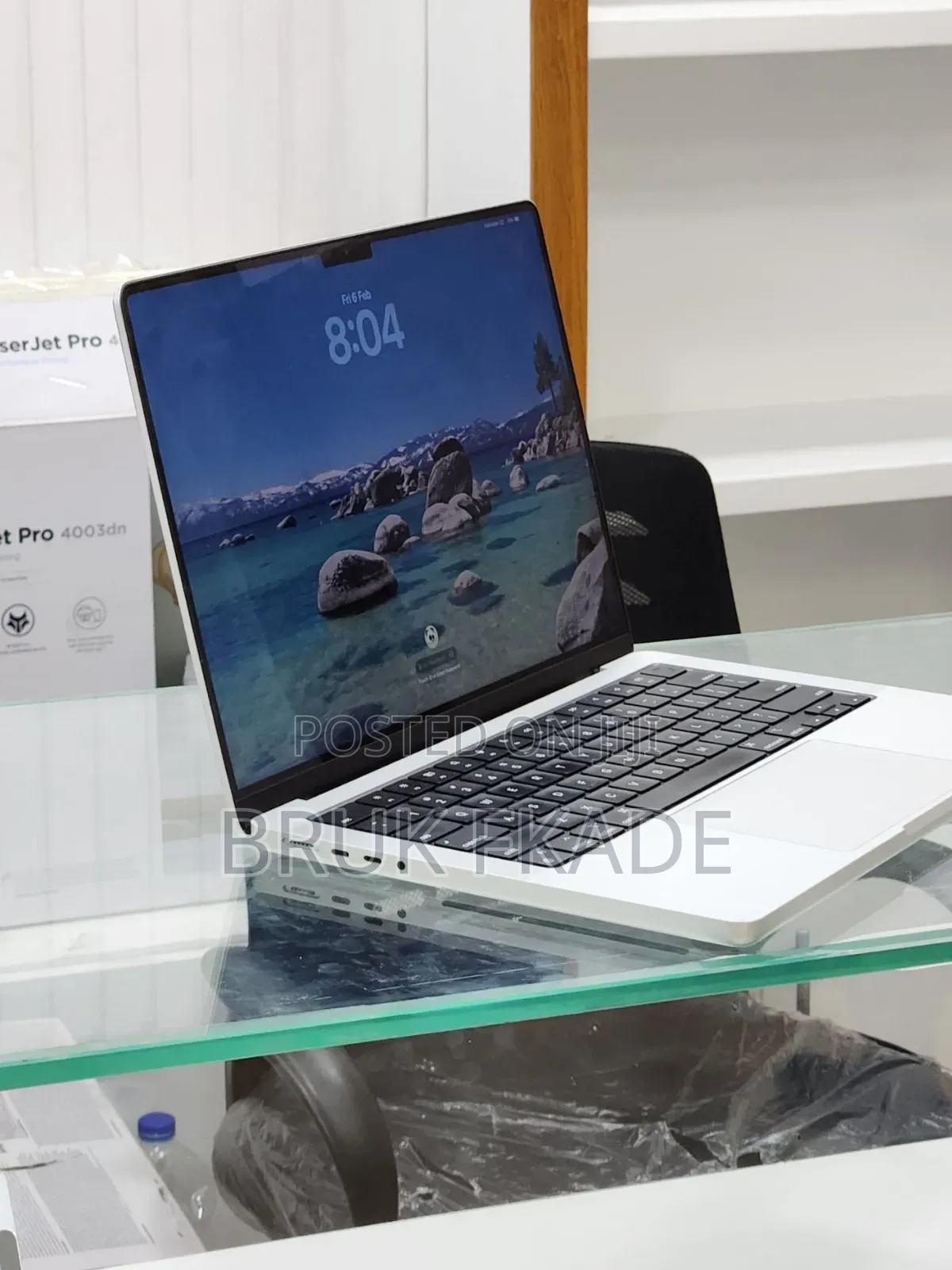 New Laptop Apple MacBook Pro M1 16GB Apple M1 Pro SSD 512GB