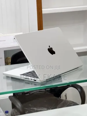 New Laptop Apple MacBook Pro M1 16GB Apple M1 Pro SSD 512GB