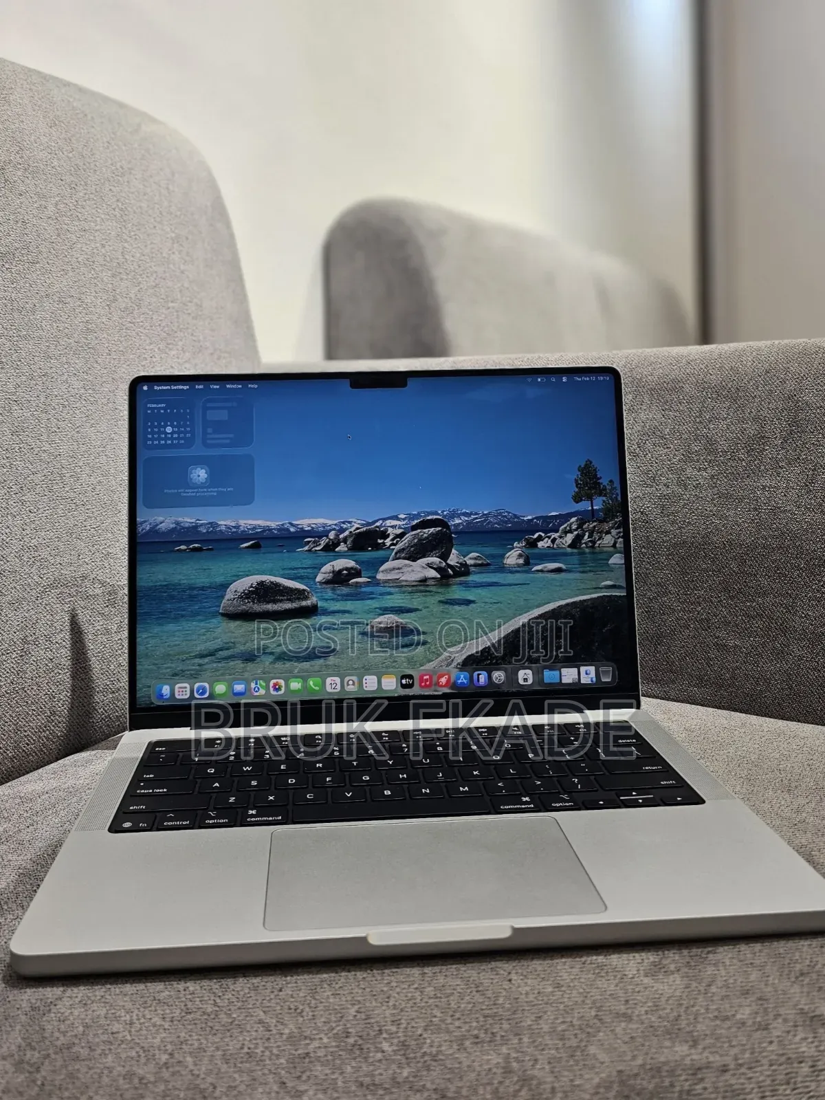 New Laptop Apple Macbook Pro 2025 M5 14-inch 16GB Apple M5 SSD 512GB