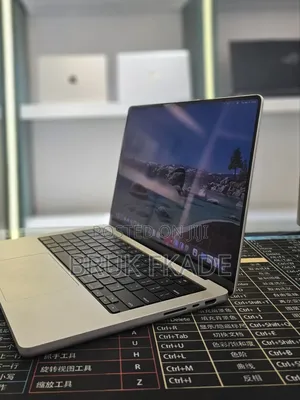 New Laptop Apple Macbook Pro 2025 M5 14-inch 16GB Apple M5 SSD 512GB