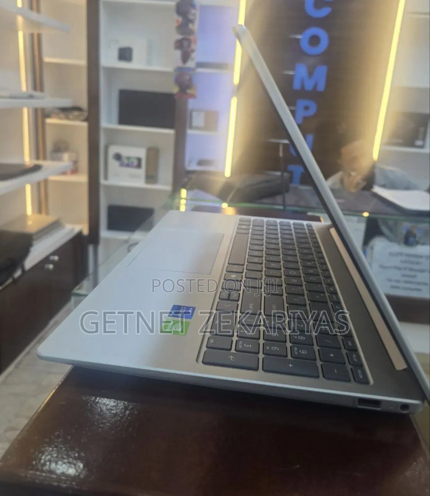 New Laptop HP Stream Notebook 8GB Intel Core i7 SSD 512GB