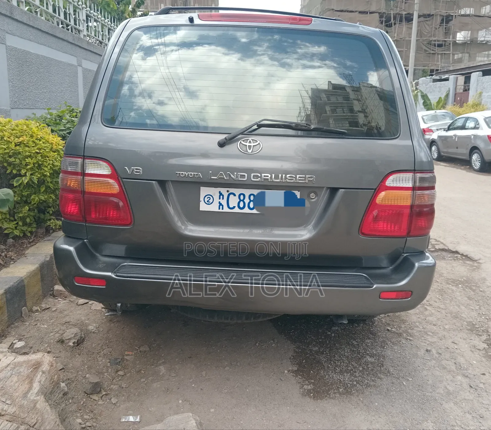 Toyota Land Cruiser 2002 Gray