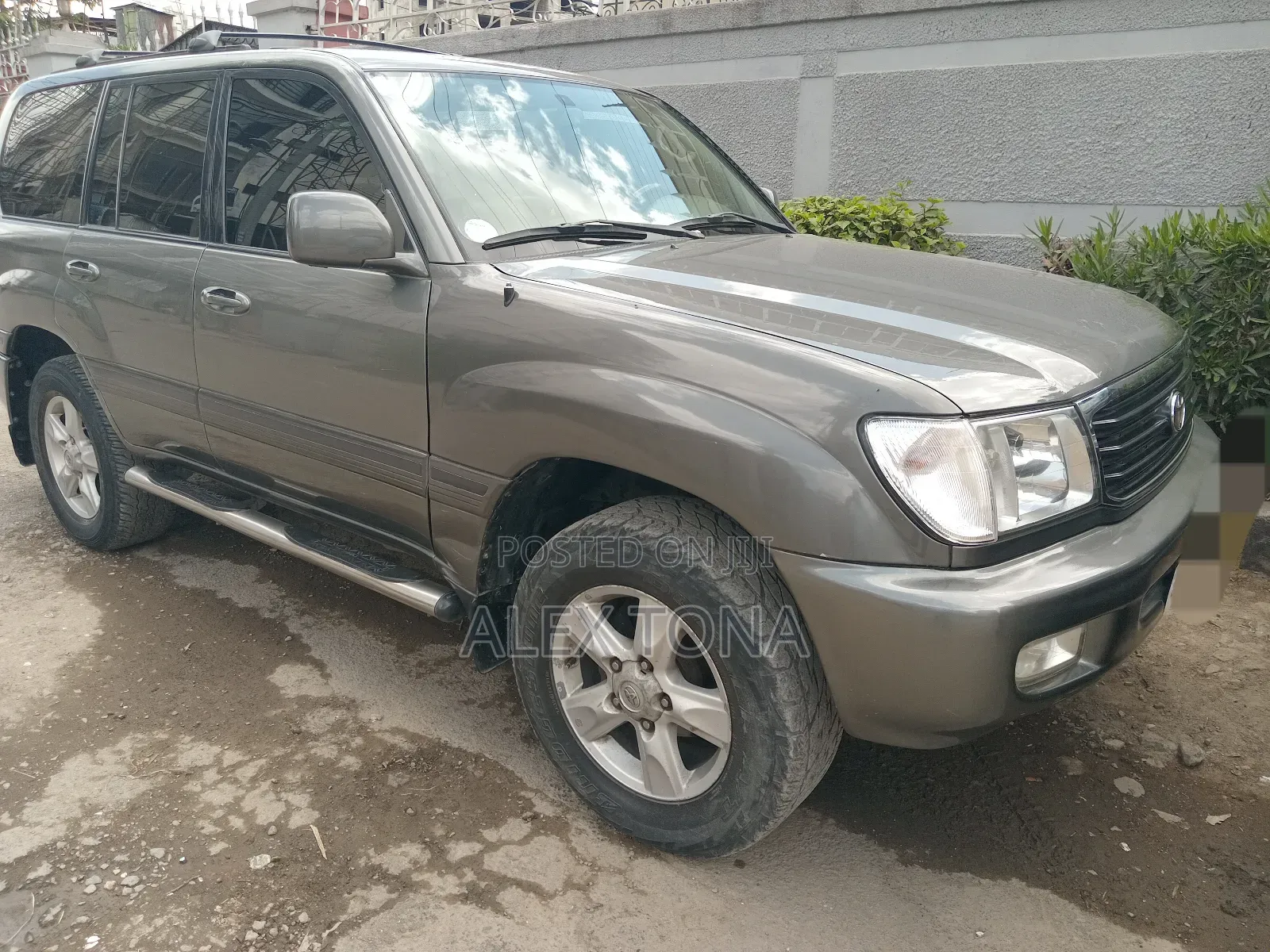 Toyota Land Cruiser 2002 Gray