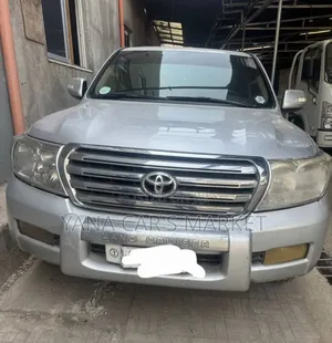Toyota Land Cruiser 2009 White