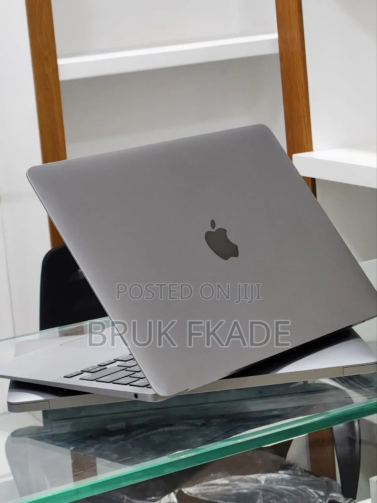 New Laptop Apple MacBook Air 2020 M1 8GB Apple M1 SSD 256GB