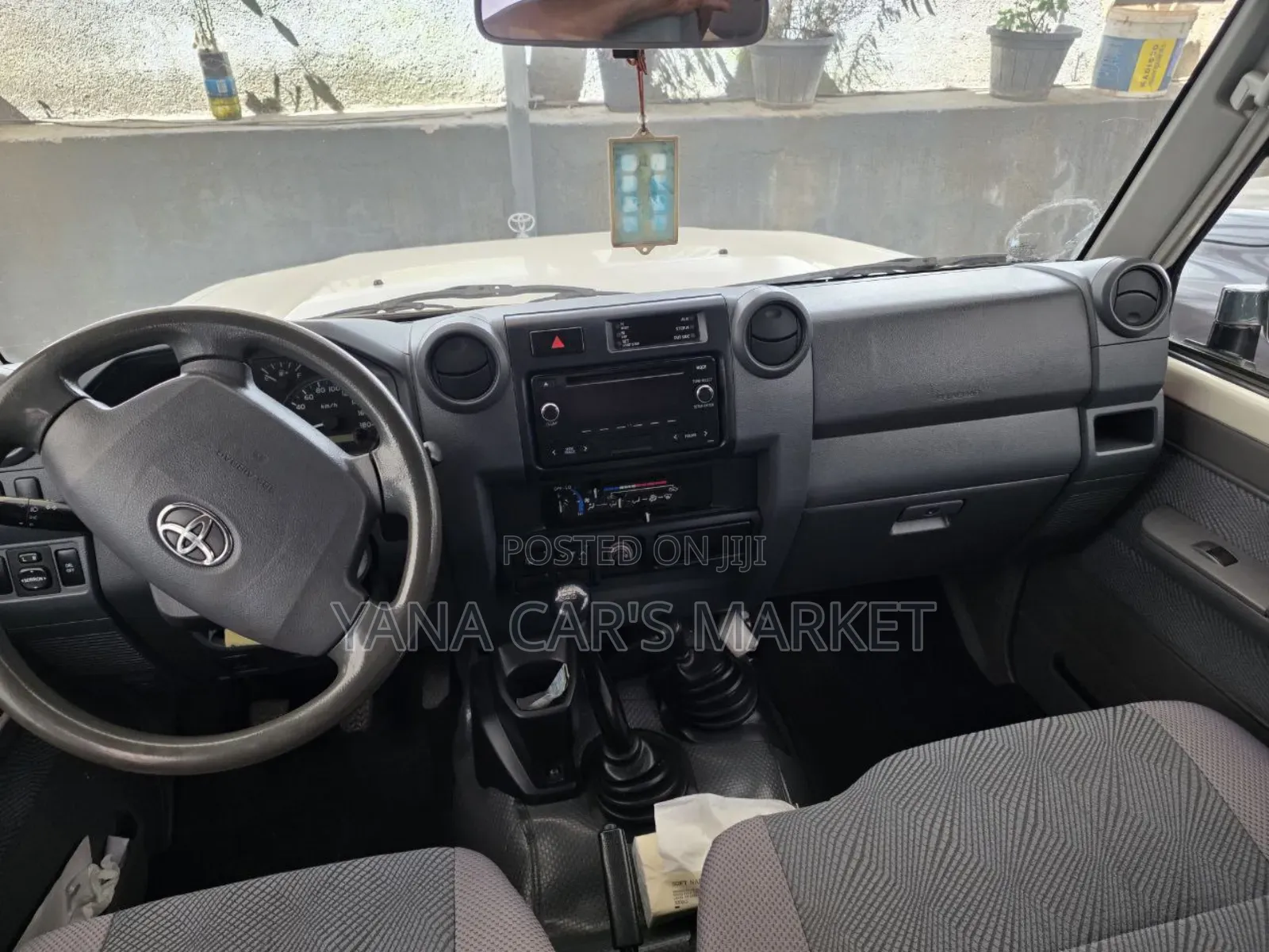Toyota Land Cruiser 2015 White