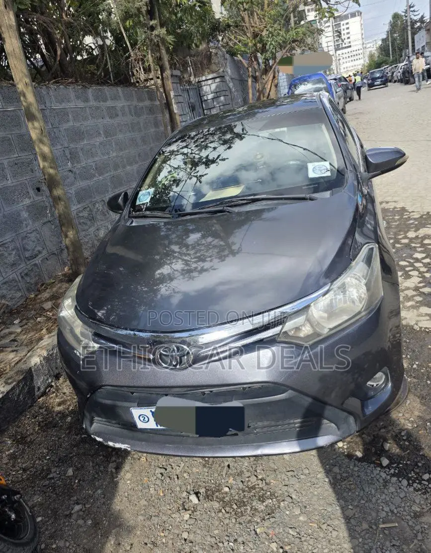 Toyota Yaris 2016 Black