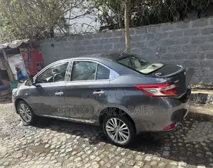 Toyota Yaris 2016 Black