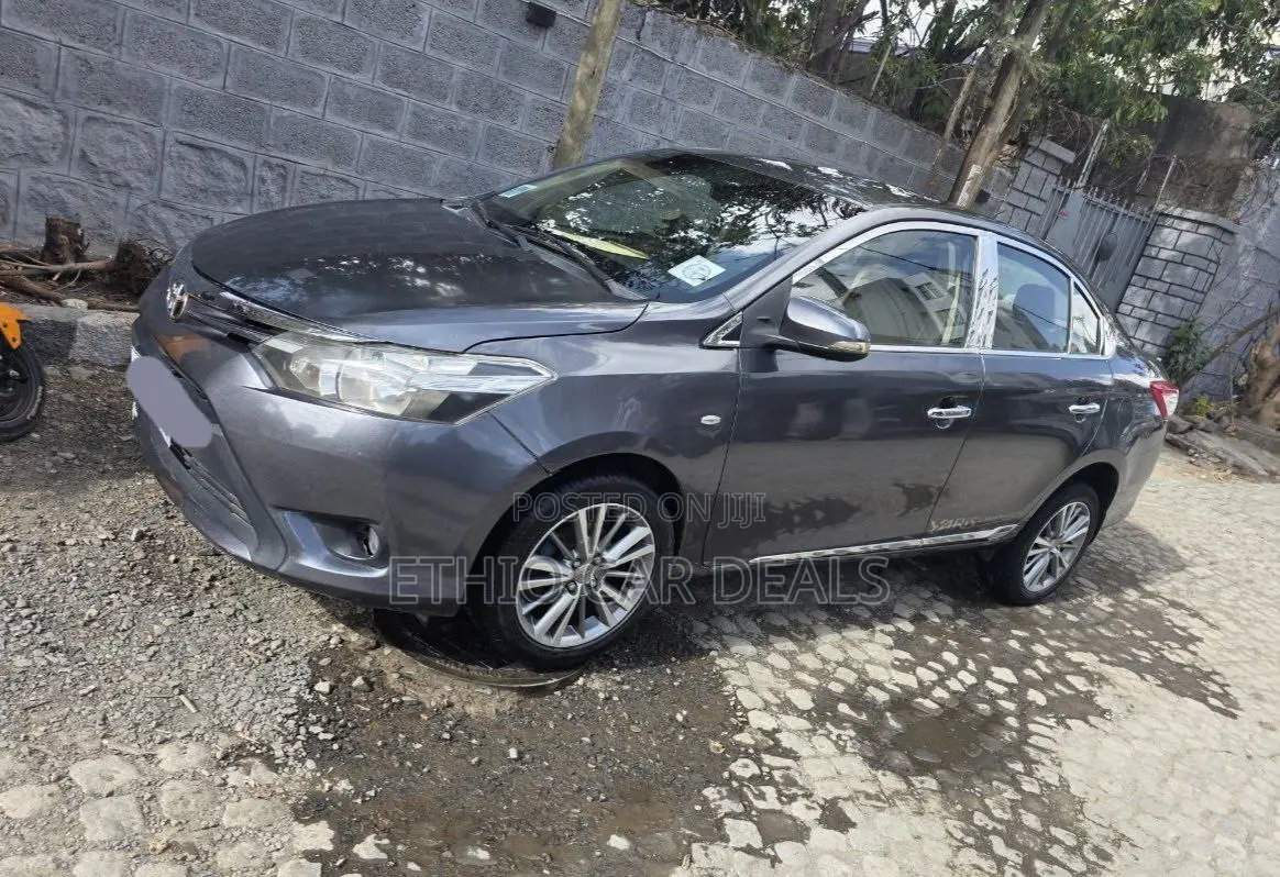 Toyota Yaris 2016 Black