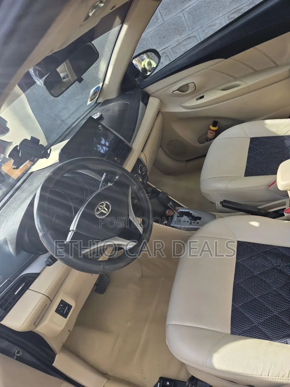 Toyota Yaris 2016 Black