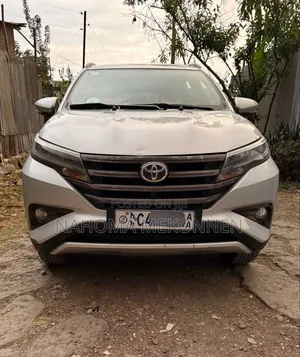 Toyota Rush 2021 Silver