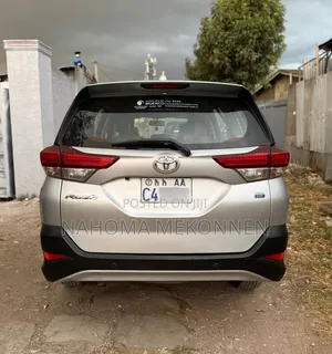 Toyota Rush 2021 Silver