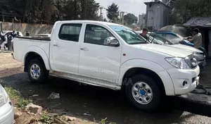 Toyota Hilux 2008 White