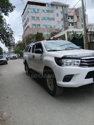 Toyota Hilux 2019 White