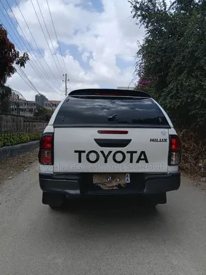 Toyota Hilux 2019 White
