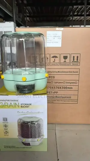 360-Degree Rotating Grain Storage Bucket