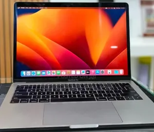 New Laptop Apple MacBook Pro 2017 8GB Intel Core i5 SSD 128GB