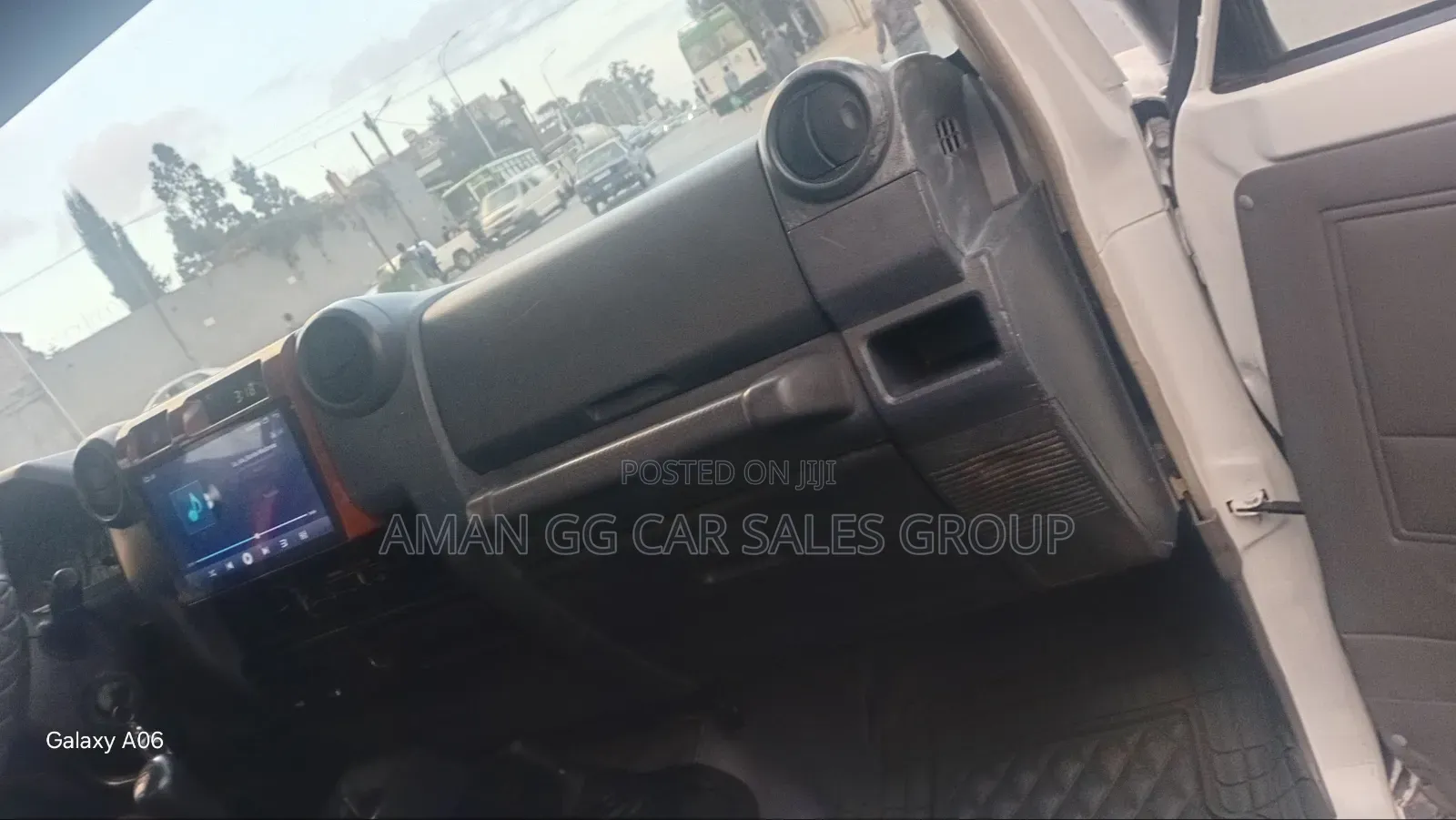 Toyota Land Cruiser 2011 White