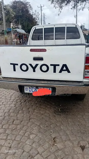 Toyota Hilux 2007 White