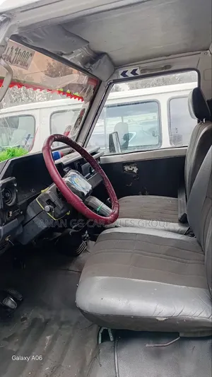 Toyota Land Cruiser 1998 White