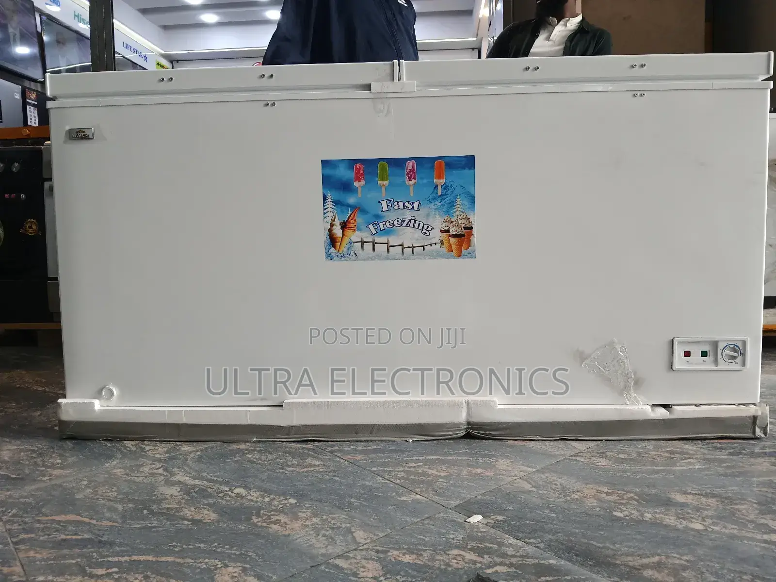Elegance Chest Freezer Is a Large-Capacity Appliance for Commercial