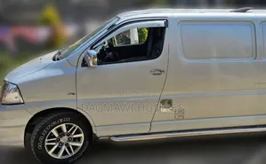 Toyota Grand HiAce 2009 Silver