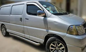 Toyota Grand HiAce 2009 Silver