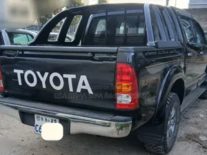 Toyota Hilux 2013 Matt Black