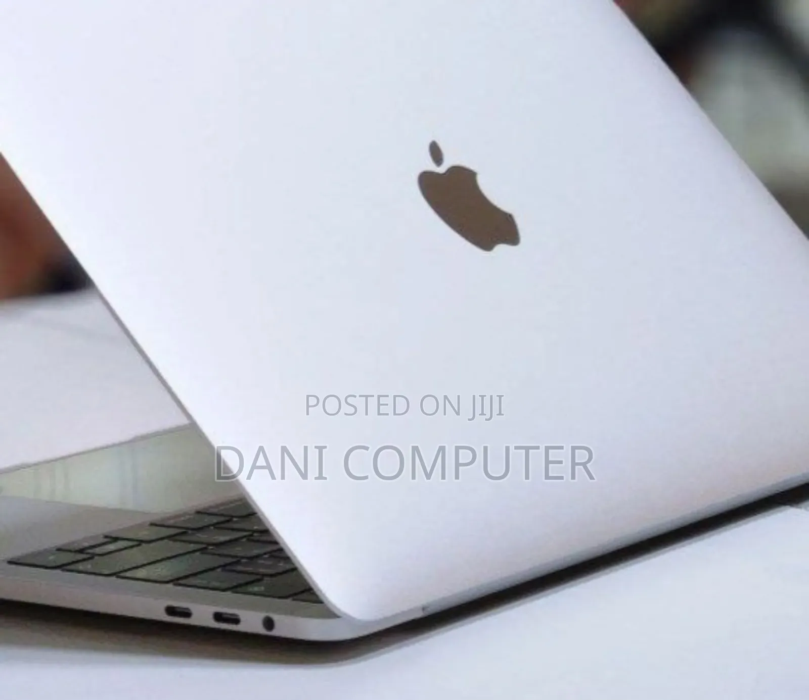 New Laptop Apple MacBook Pro 2018 8GB Intel Core i5 SSD 256GB