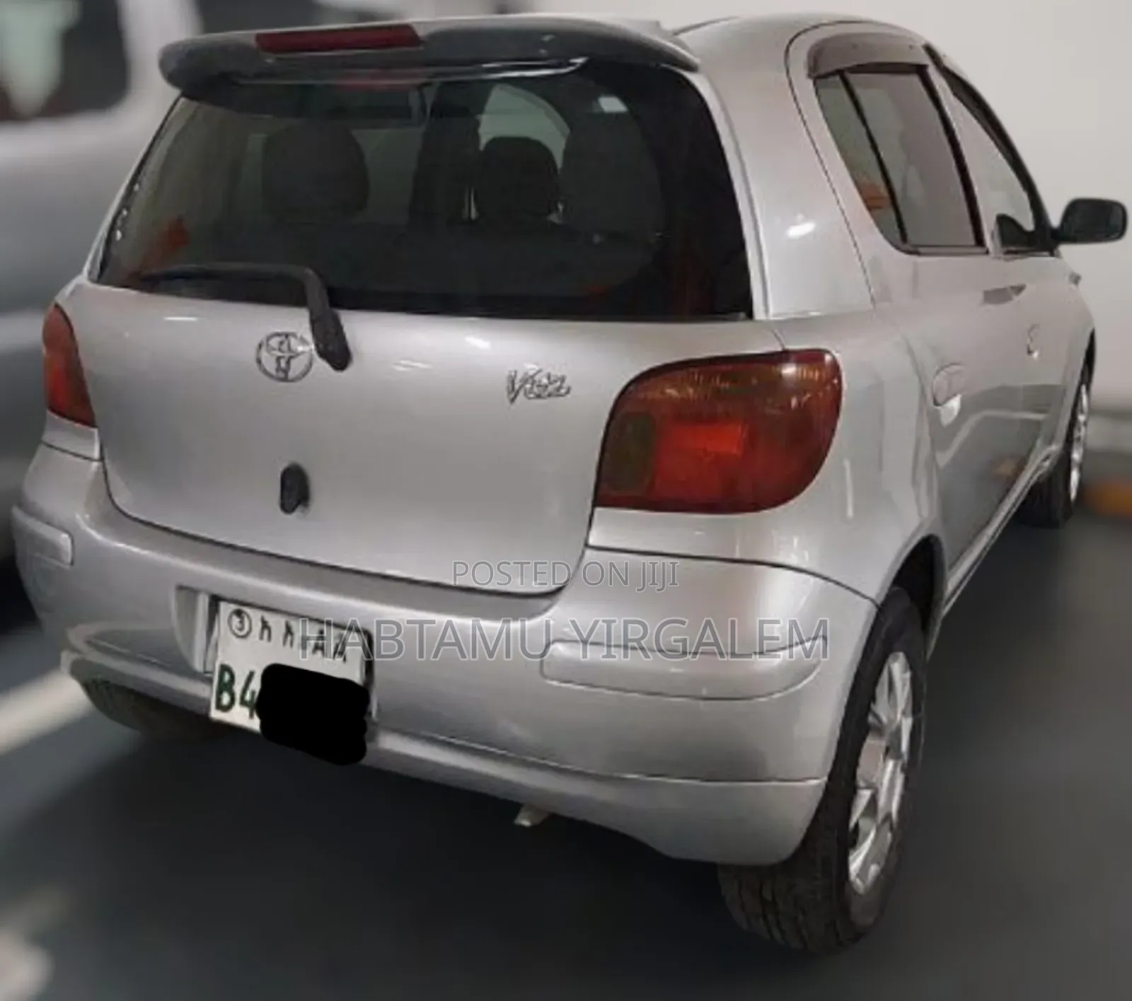 Toyota Vitz 2004 Silver