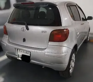 Toyota Vitz 2004 Silver