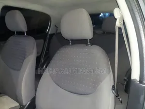 Toyota Vitz 2004 Silver