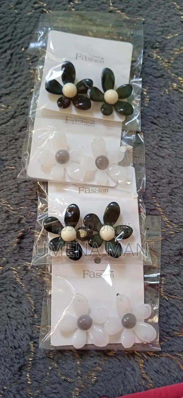 የጀሮጌጥ Mandi Jewelery