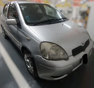 Toyota Vitz 2004 Silver