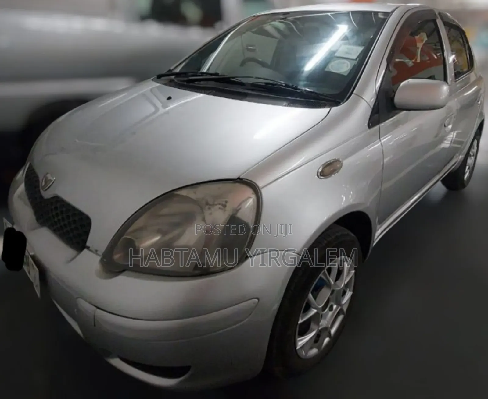 Toyota Vitz 2004 Silver