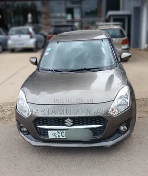 Suzuki Swift 2022 Gray
