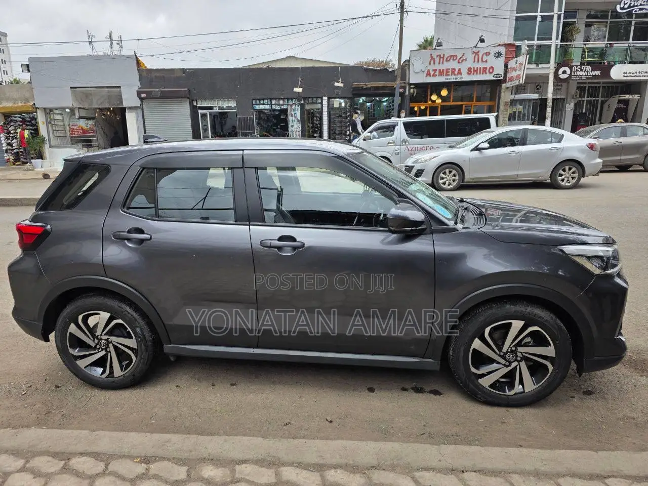 Toyota Raize 1.0 AWD 2023 Gray