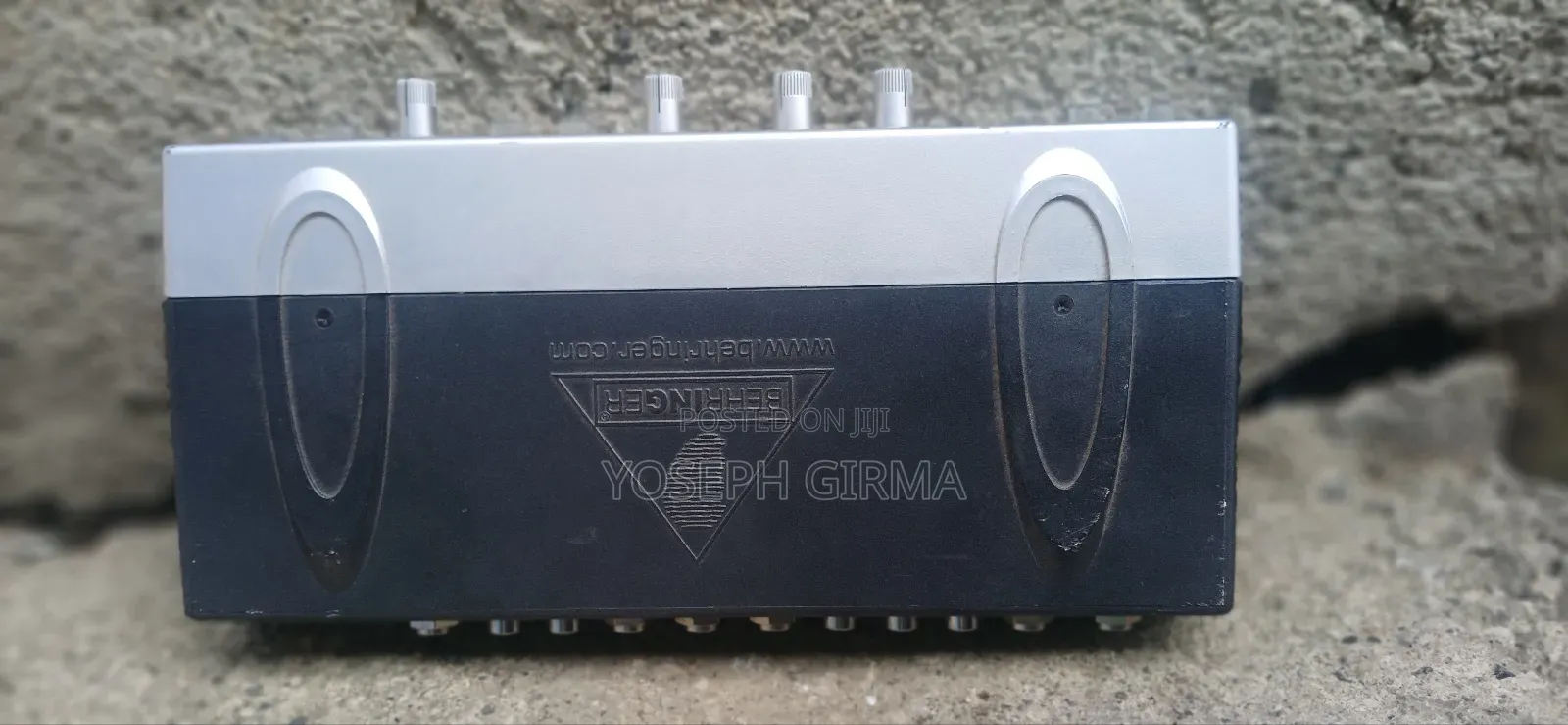 Behringer Minimon Model Mon800