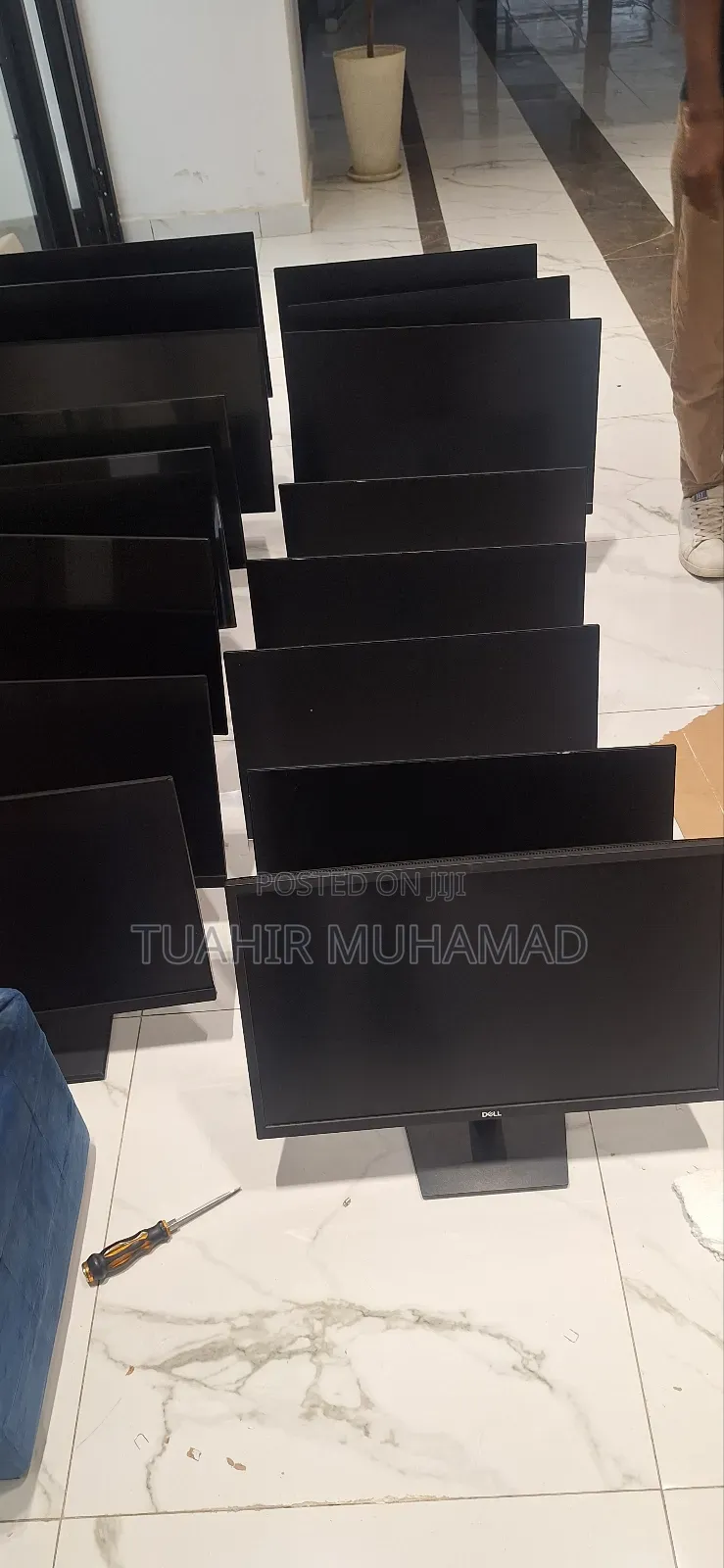 DWLL 27 or 32 or 34inch Monitor Available