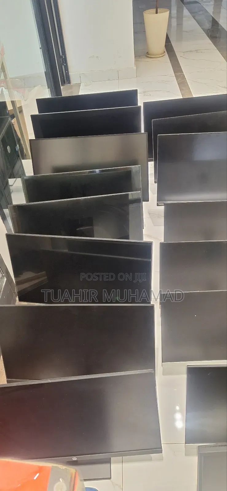 DWLL 27 or 32 or 34inch Monitor Available